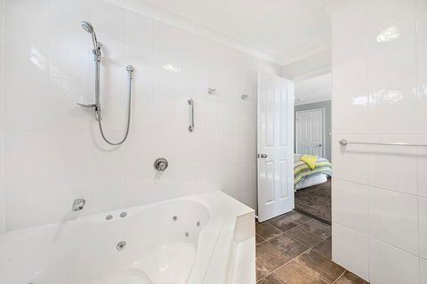 Forresters Beach Bed & Breakfast - Perths Hotel 2