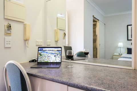 Toowong Central Motel Apartments - Perths Hotel 4