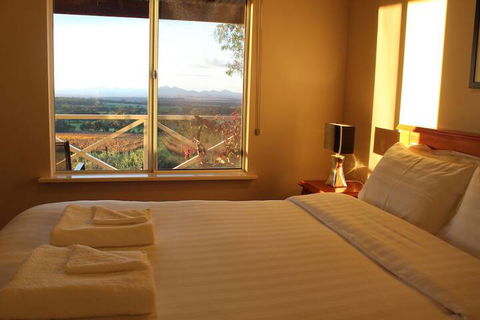 The Sleeping Lady Private Retreat - Perths Hotel 7