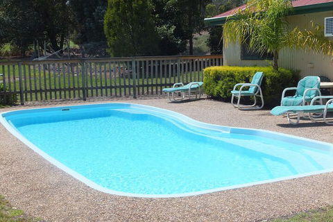 Lakes Entrance Country Cottages - Perths Hotel 4