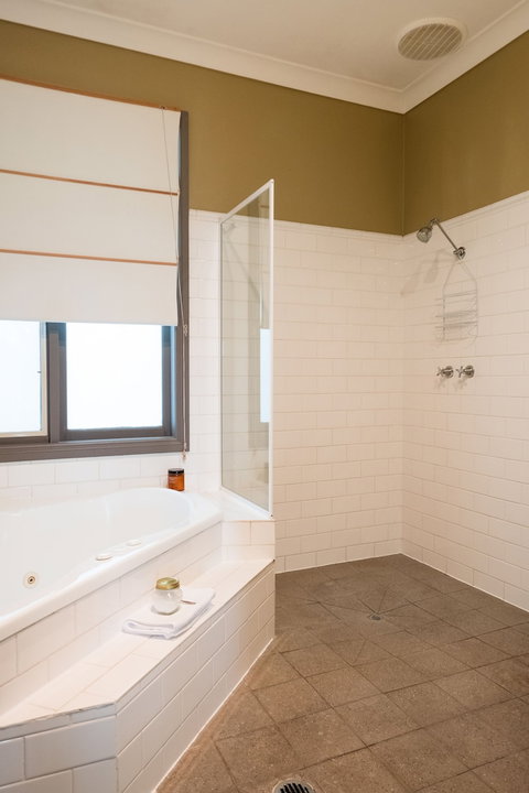 Clonmara Country House & Cottages - Perths Hotel 5