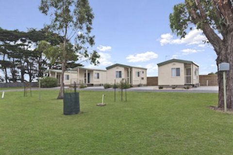 Gum Tree Caravan Park - Perths Hotel 1