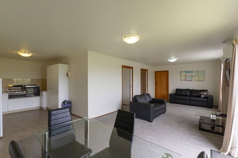 Gum Tree Caravan Park - Perths Hotel 2