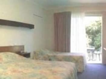 Corlette Palms Motor Inn - Perths Hotel 1