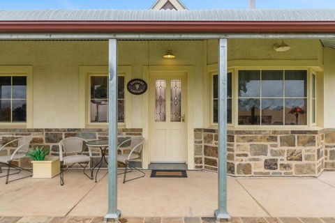 Barossa Vineyard Cottages - Perths Hotel 2
