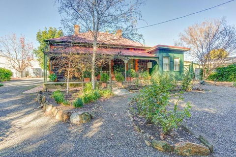 Tanunda Cottages - Perths Hotel 2