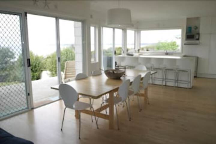 Culburra Beach NSW Perths Hotel