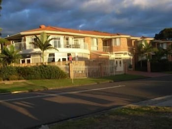Lake Haven Motor Inn & Palms Restaurant - Perths Hotel 1