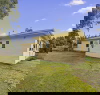 Giants Table and Cottages - Perths Hotel