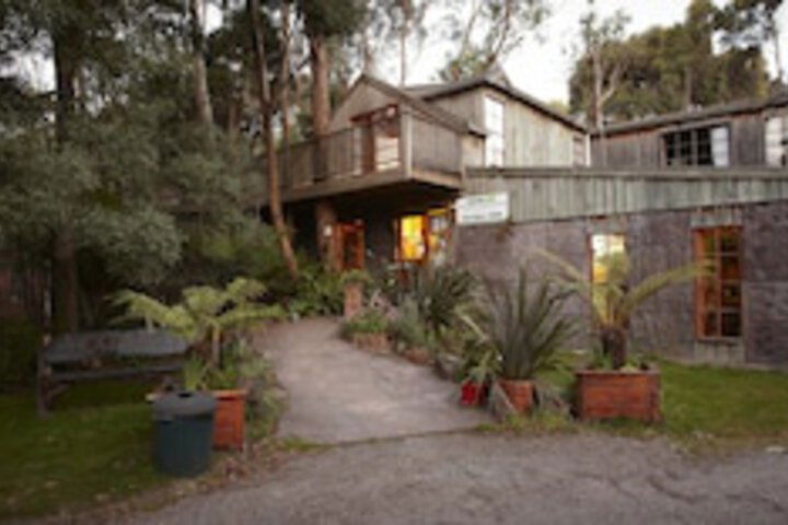 Crayfish Creek TAS Perths Hotel