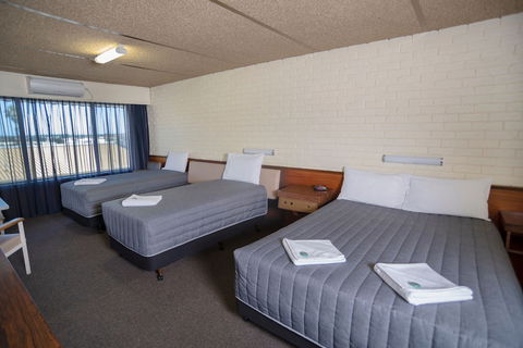 Dog Rock Motel - Perths Hotel 4