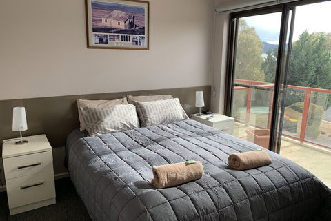 Aalberg Chalet - Perths Hotel 6