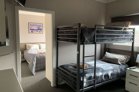Aalberg Chalet - Perths Hotel 5
