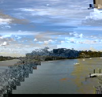 Burnett Riverside Hotel - Perths Hotel