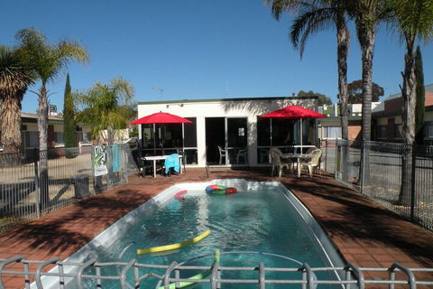 Corowa Motor Inn - Perths Hotel 3
