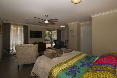 The Good Life B & B - Perths Hotel 3