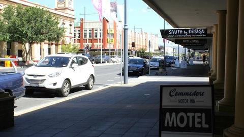 Commodore Motor Inn Albury - Perths Hotel 0
