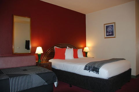Commodore Motor Inn Albury - Perths Hotel 5
