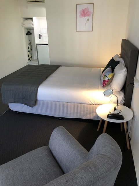 Commodore Motor Inn Albury - Perths Hotel 6
