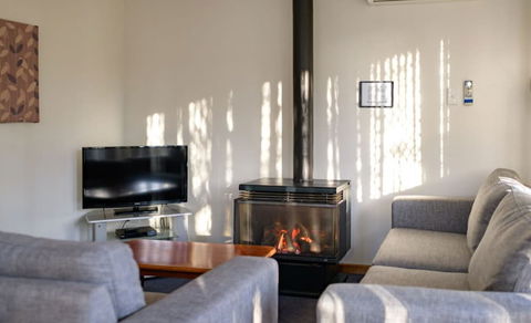 Discovery Parks â€“ Hobart - Perths Hotel 6