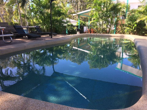 Tropical Palms - Perths Hotel 3