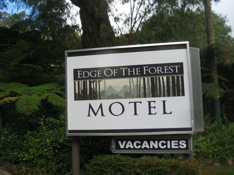 Edge Of The Forest - Perths Hotel 2