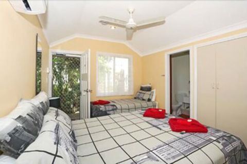 Jacaranda Guest House - Perths Hotel 2
