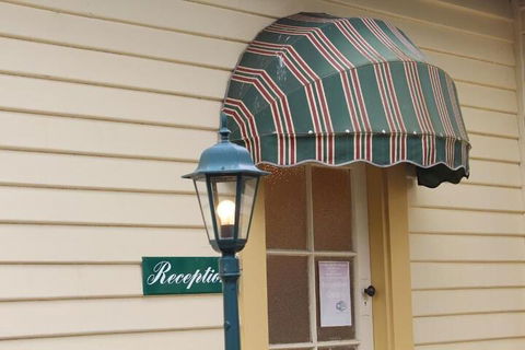 Ross B&B Accommodation - Perths Hotel 3