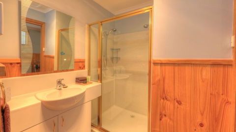 Derwent Bridge Chalets & Studios - Perths Hotel 4