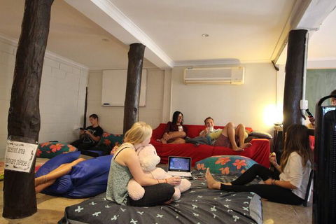 Asylum Cairns Hostel - Perths Hotel 6