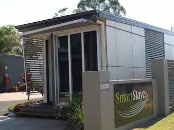 Smart Stayzzz Inns Clermont - Perths Hotel 0