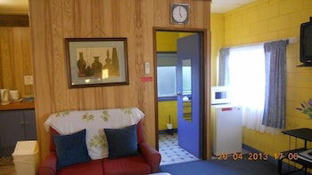 Summer's Rest Units - Perths Hotel 5