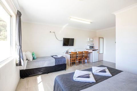 Banjo Paterson Motor Inn - Perths Hotel 7
