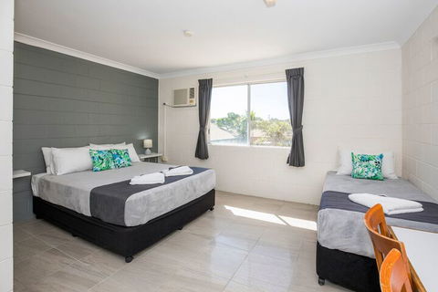 Banjo Paterson Motor Inn - Perths Hotel 2
