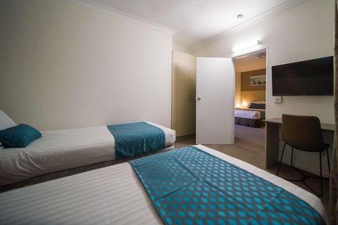 Hamiltonâ€™s Queanbeyan Motel - Perths Hotel 5