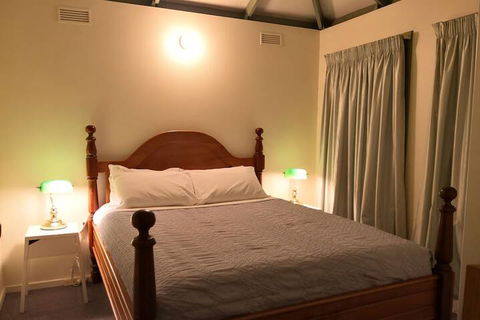 Kalimna Woods Cottages - Perths Hotel 6