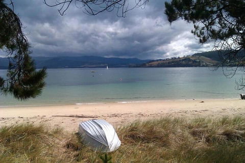 Bruny Island Beachside Accommodation - Perths Hotel 5