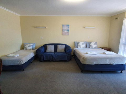 Beachport Motor Inn - Perths Hotel 4