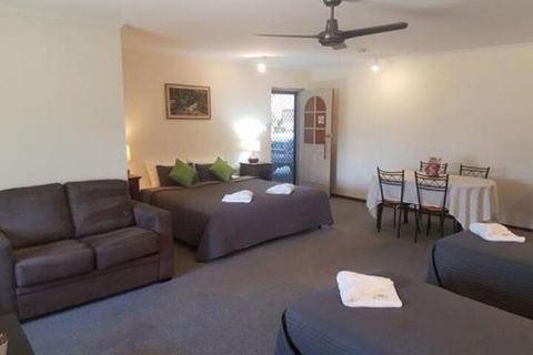 Beachport Motor Inn - Perths Hotel 0