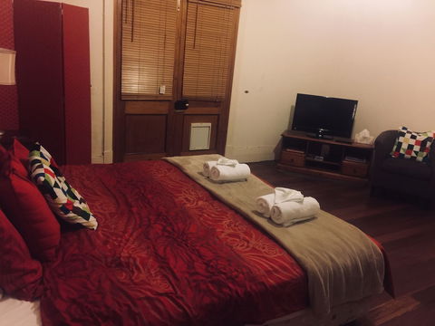 Barossa Dreams - Perths Hotel 4