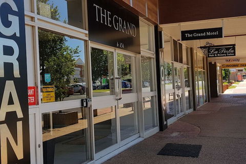 The Grand Motel - Perths Hotel 1