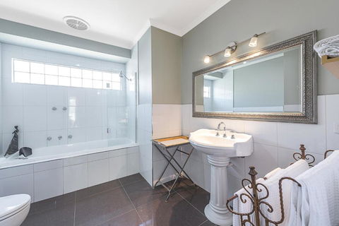 Amelina Cottages - Perths Hotel 6