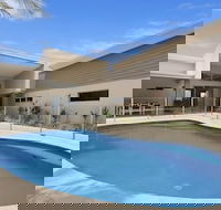 67 Orient Drive - Perths Hotel