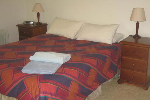 Pinkerton Hill Naracoorte - Perths Hotel 2