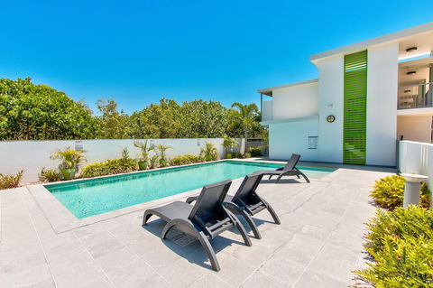 Mackay Oceanside Central Hotel - Perths Hotel 0