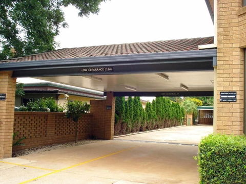 A Raceview Motor Inn - Perths Hotel 0