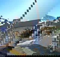 Q Express - Perths Hotel