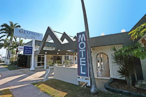 Q Express - Perths Hotel 0