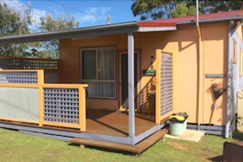 Durras Lake North Holiday Park - Perths Hotel 5