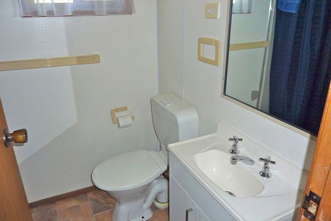Durras Lake North Holiday Park - Perths Hotel 7